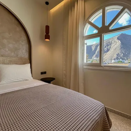شقة Alexandra Santorini بيريسا