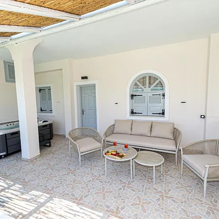 Alexandra Santorini بيريسا